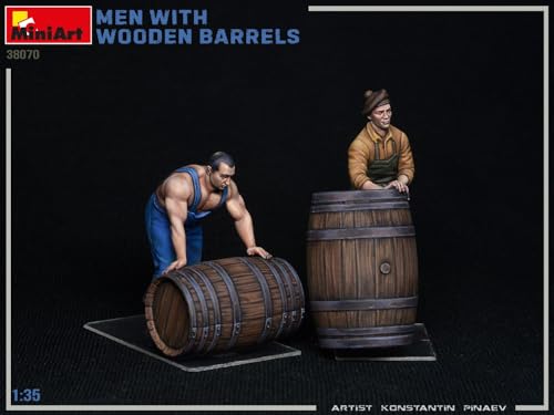 Miniart 1:35 - Men with Wooden Barrels - Image 4