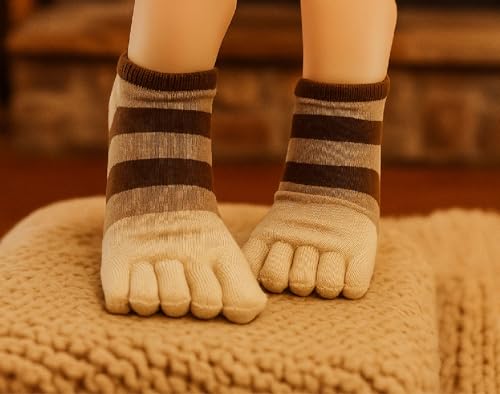 Image of Japanese Cat Design Toe Five Finger Socks (Set of 5 Pairs) Athletic No Show Split Toe Socks Colorful