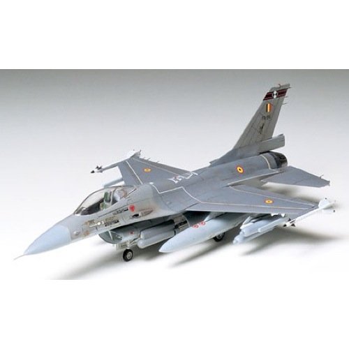 Amazon | タミヤ 1/72 ウォーバードコレクション No.01 F-16