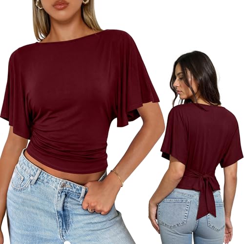 Coupe slim flatteuse avec ce chemisier à manches courtes ajustable au dos