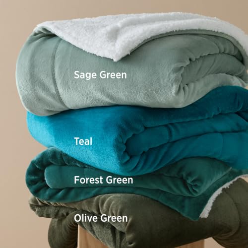 Image of Bedsure GentleSoft Sherpa Fleece Throw Blanket for Couch, Non-Heated, Thick and Warm Throw for Women and Men, Soft Fuzzy Plush Blanket for Winter, Room Home Decor Gifts, Forest Green, 50x60 Inches
