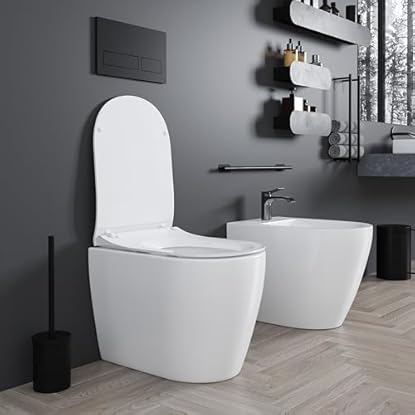 Foto di Coppia Sanitari Filomuro Vaso WC Rimless Senza Brida E Bidet In Ceramica Colore Bianco Filo Muro Filo Parete Design Moderno Con Copriwater Chiusura Soft Close Chiusura Rallentata
