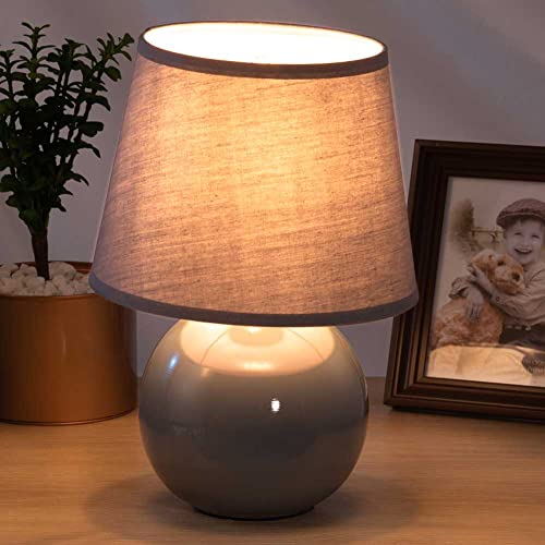 BAKAJI Lampada da Tavolo Base a Sfera in Ceramica Paralume in Tessuto Grigio Lume Comodino Camera da Letto Luce Lampadina E27 Max 40W Abatjour Design Moderno Dimensioni 25 x 18 cm