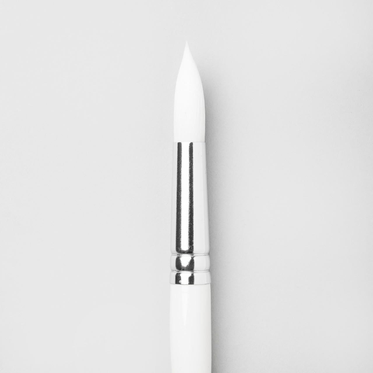 Pro Arte Series 31 Polar Round Tip Brush No 16 - Made In England