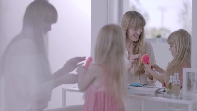 Michel Mercier Pack And Go Detangler – Mini-Entwirrbürste Für Dickes Haar, Mit Kopfhautmassage, Turkis-rosa