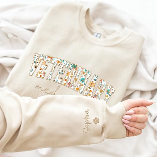 UrbanNEST Custom Veterinary Medicine Embroidered Sweatshirt, Personalized Veterinary Medicine Floral Applique Shirt, Custom Name on Sleeve with Heart, Gifts for Vet Tech, Vet Tech Sweater4