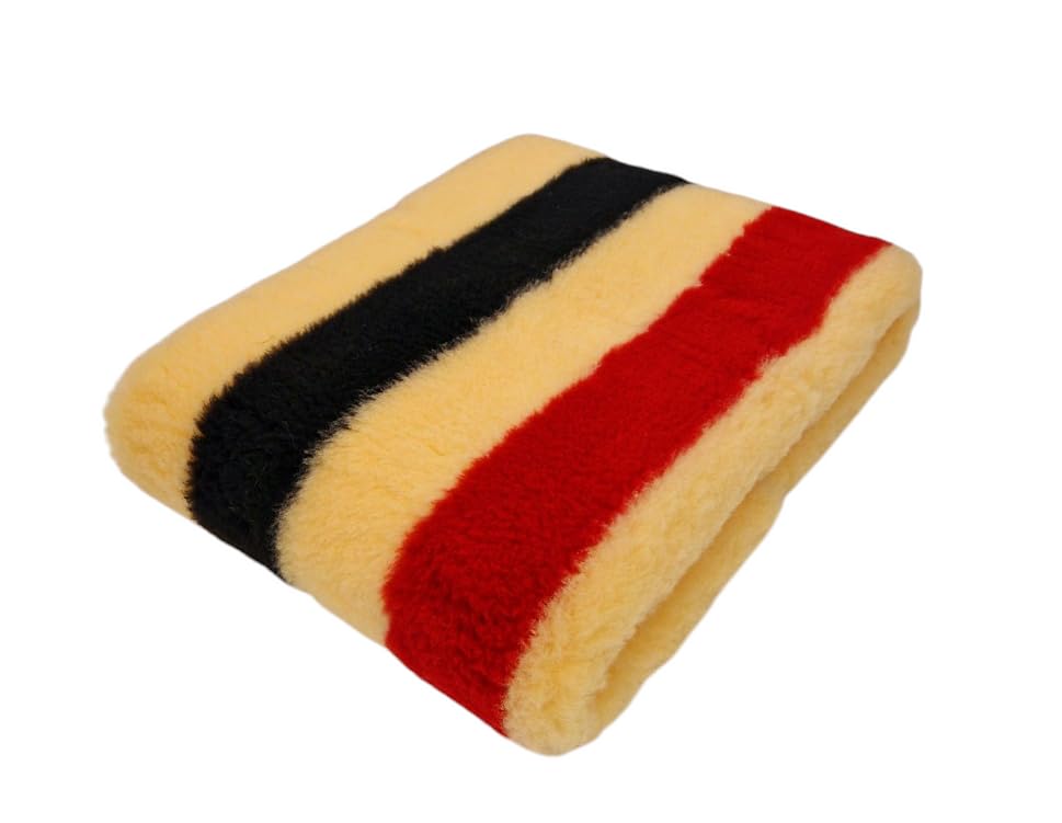 WOOF AND PUP | Non Slip Vet Bedding | Newmarket Stripe Print Pattern | Machine Washable | UK Manufactured | Non-slip | Dog Bed | Whelping | Vet Bed (150cmx 200cm)
