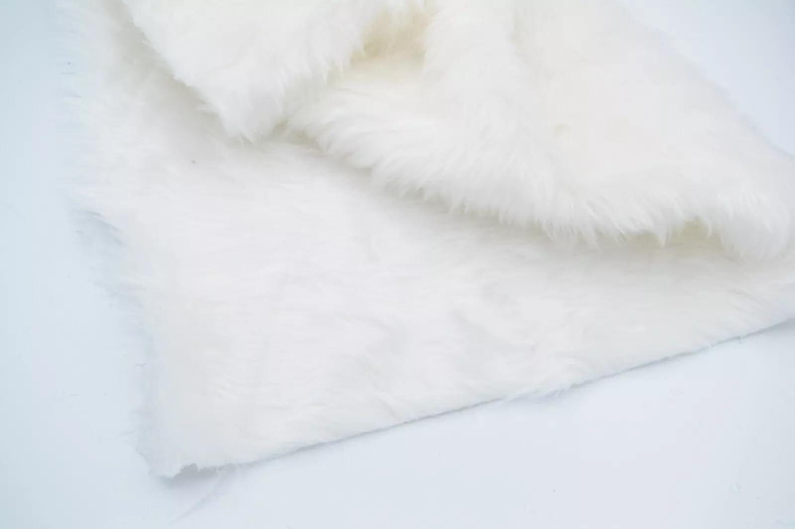 celloexpress White Fun Fur - 15mm Pile Teddy Bear & Soft Toy Making Faux Animal Fabric (1/4m - 50cm x 75cm)