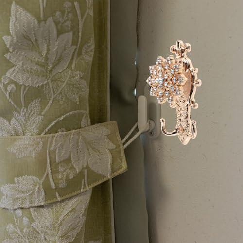 Ganchos de metal vintage para cortinas que transforman tu baño con elegancia europea 8