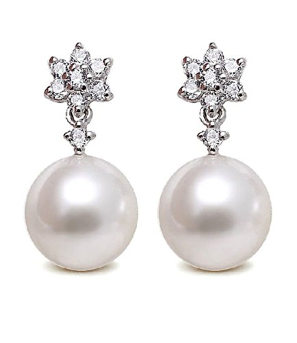 Orecchini pendenti di perle con splendente