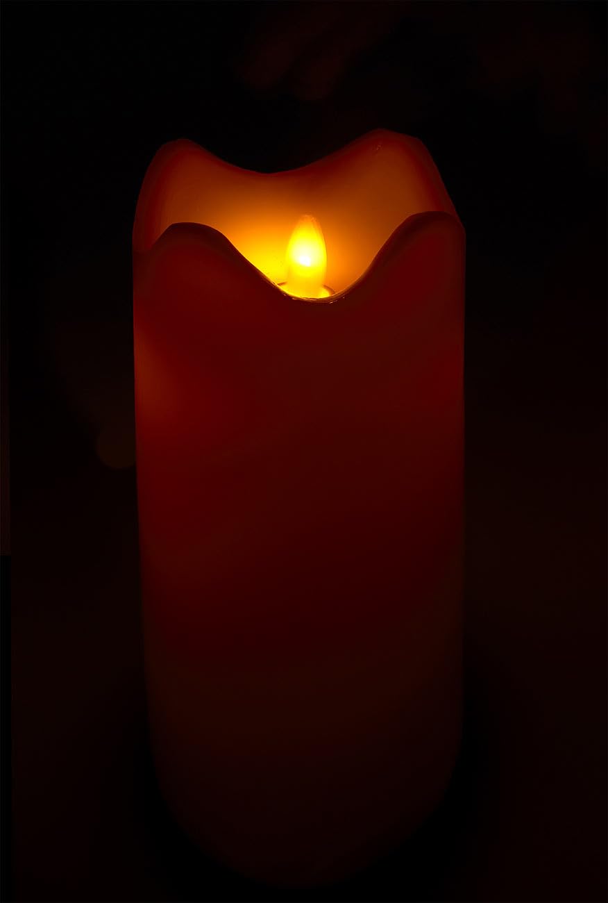 Britesta Batteriekerzen: Echtwachskerze mit beweglicher LED-Flamme, 90 x 180 mm, Gr. L (Elektrokerzen, LED Wachskerze, Elektrische) Beleuchtung