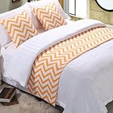 Décoration polyvalente : rehaussez votre chambre ou votre suite d'hôtel avec ce chemin de lit exquis. Son design adaptable s'adapte à différents environnements, que ce soit à la maison, au salon ou au bureau, ajoutant une touche élégante à votre espace.