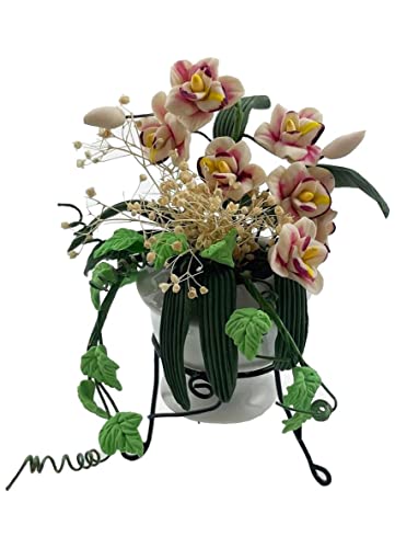 Maison de poupée fleurie avec les roses miniature Melody Jane en pot