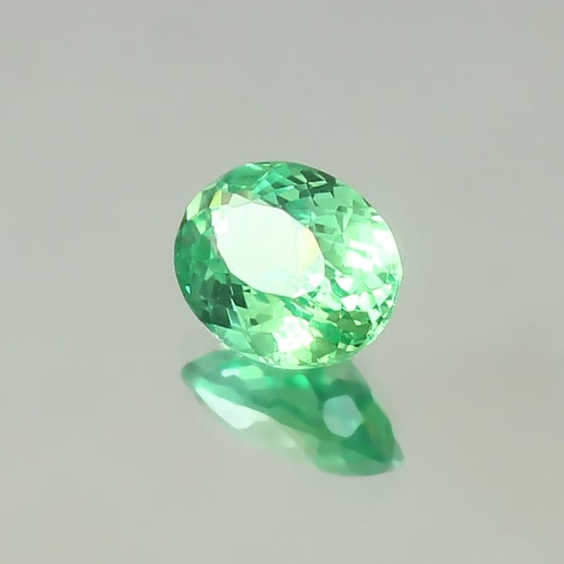 Pierre gemme pour fabrication bijoux DIY saphir vert ceylan 8x6mm facetté