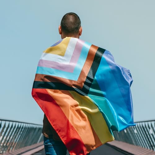 Runesol Drapeau Marche des Fiertés, Drapeau Fiertés, 91x152cm, 3ft x 5ft, Drapeaux LGBTQ+, 4 œillets, œillet en Laiton Dans Chaque Coin, Parade, Carnaval, Drapeaux de Qualité Supérieure, Extérieur – vue 3
