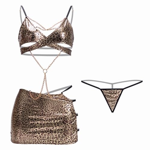 Robe guépard dos nu et lingerie léopard pour sculpter la silhouette
