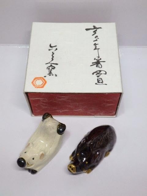 猪　萩の香合　置物　六兵衛窯 猪 萩の香合 置物 六兵衛窯 Amazon.co.jp: 猪 萩の香合 置物