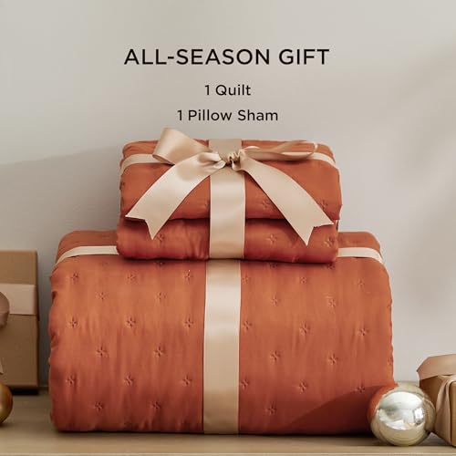 Image of Bedsure Twin Quilt - Ultra Soft Twin XL Quilt Bedding for Dorm Decor, Lightweight All-Season Comforter, Red Orange Bedspread Coverlet with Clover Pattern, 68 x 86 Inches