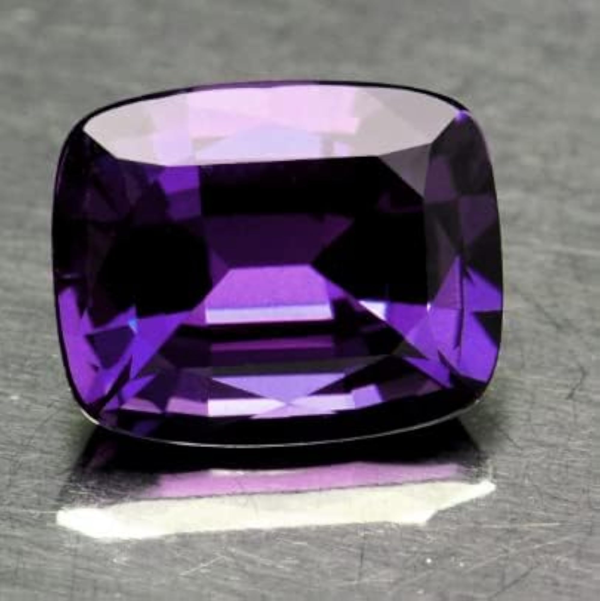 Purple Colour Alexandrite Gemstone 15.25 Ratti, Certified