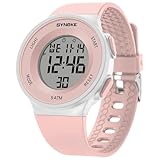 MONTRE SPORT NUMÉRIQUE ÉLÉGANTE: Cette montre de sport numérique combine fonctionnalité et style moderne. Disponible en trois couleurs attrayantes - blanc pur, noir classique et rose délicat - elle s'adapte à tous les styles. Dotée d'un affichage LCD clair, elle offre une excellente lisibilité de l'heure, de la date et des fonctions sportives. Le bracelet en silicone texturé assure un confort optimal et une durabilité exceptionnelle