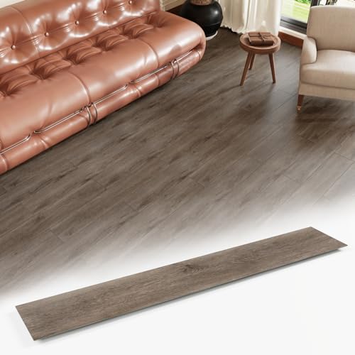 Carreaux de sol autocollants pour réparer un carrelage usé sans travaux