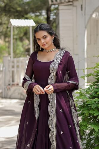 Image of Dresser Women's Embriodered Round Neck Flared Anarkali Kurta Set