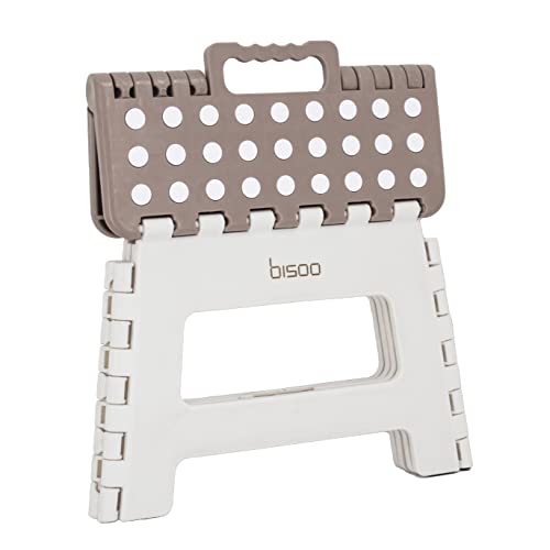 Bisoo Taburete Plegable - 22 cm - Taburete Baño, Cocina, Autocaravana - Escalon Infantil - Taburete Bajo para Niños Plegable y Portatil - Antideslizante, Seguro, Práctico - Soporta hasta 120Kg - Mocha