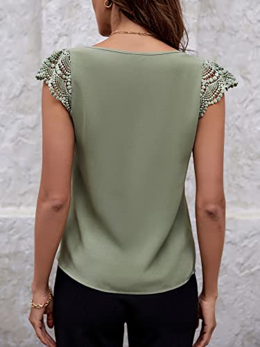 Blouse t-shirt à capuche au tombé fluide et finitions soignées