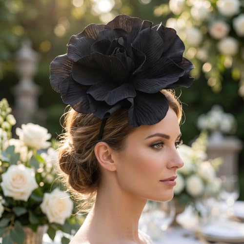 Tocados para mujer cómodos: soluciona tu look de invitada de boda con este tocado negro 5