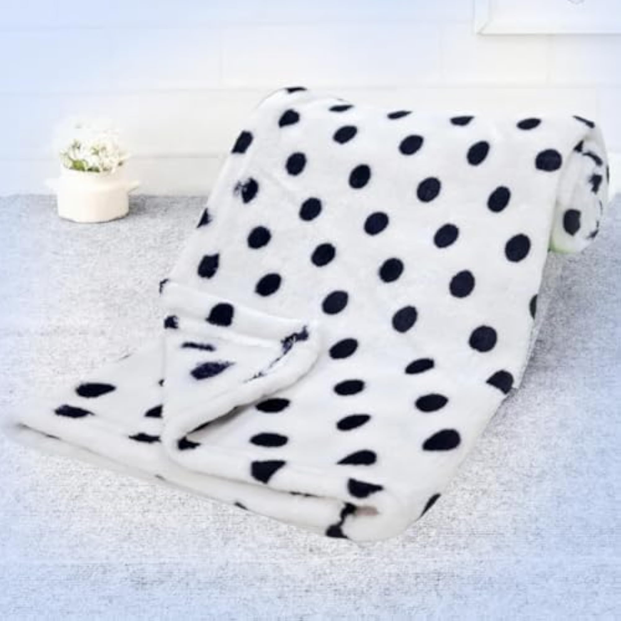 Super Soft New Born Baby Polka Dot Blanket, Lightweight