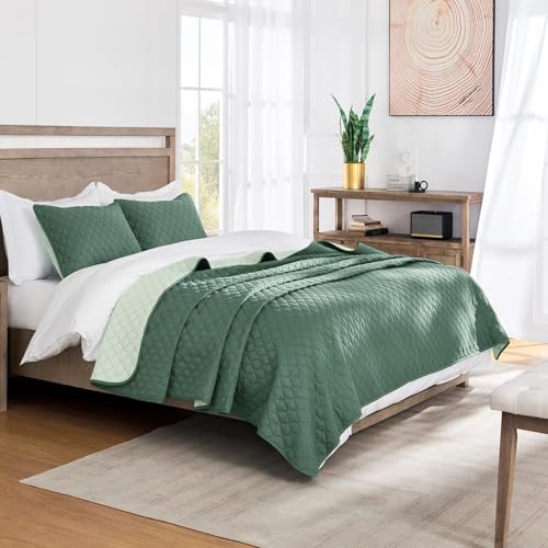 Exclusivo Mezcla Reversible King Size Quilt Bedding Set with Pillow Shams, Lightweight Quilts King Size, Soft Bedspreads Bed Coverlets for All Seasons - (Dark Green, 104"x96")