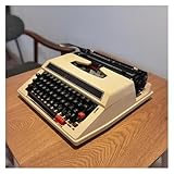 Cette machine à écrire manuelle exceptionnelle est parfaite for une variété de tâches, notamment adresser des enveloppes, composer des lettres, prendre des notes ou même créer votre propre roman.