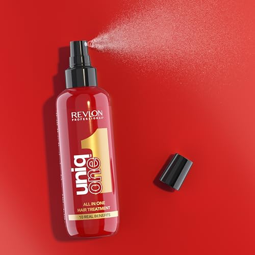 Envase de spray UniqOne de Revlon Professional siendo utilizado para la aplicación del tratamiento