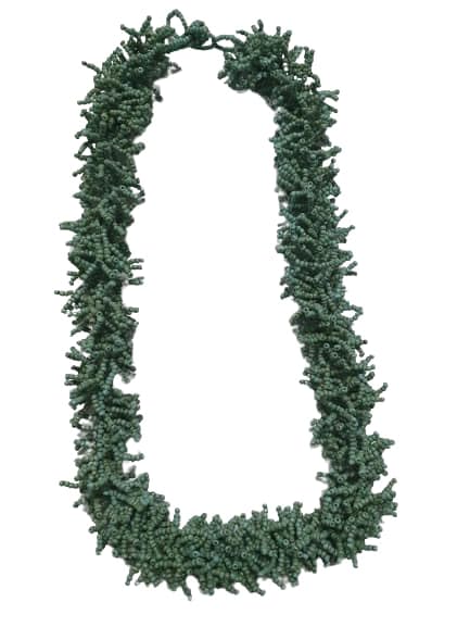 Collier coralliens de 56 cm, un bijou artisanal idéal pour un mariage élégant