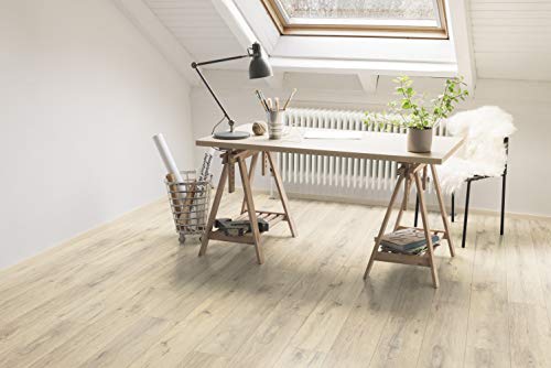 EGGER Home Laminatboden EHL039 Parkett Eiche (8mm, 1,995m²) | authentische Holzoptik | | Einfache Verlegung durch CLIC It! System | Praktisch & wertbeständig