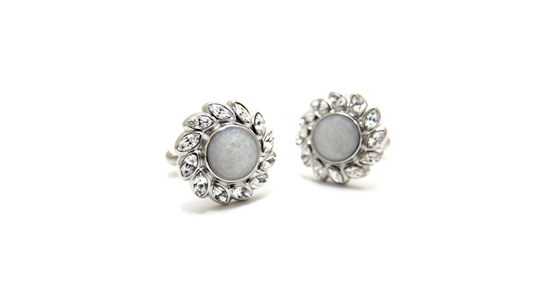 スワロフスキーSWAROVSKI　カフス　イタリアガラス MONART製 SWAROVSKI スワロフスキー チップとデール シマリス ディズニー