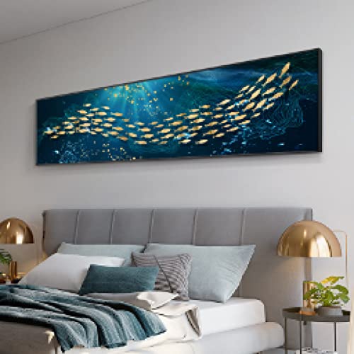 Peinture bleu mer poisson doré pour raviver un mur blanc vide de salon