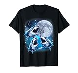 magliette a tre quarti uomo Tuffati nella fantasia dell'oceano con questo divertente squalo che mostra tre squali che ululano alla luna, un capo perfetto per gli amanti degli squali e gli appassionati di mare. grafica divertente