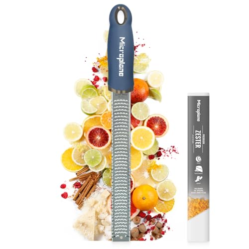 Microplane Râpe à zesteur en Couleur Bleu Denim pour Agrumes, Parmesan, Gingembre, Chocolat et Noix de Muscade avec Lame Fine - Fabriqué aux États-Unis