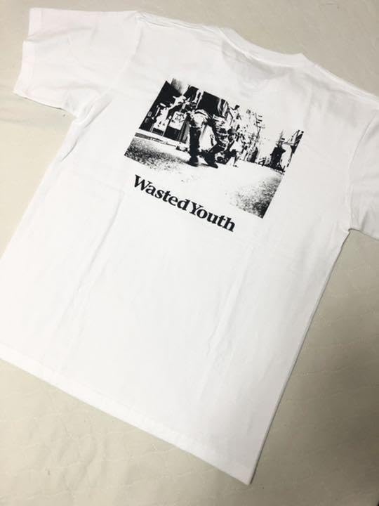 ●WASTED YOUTH ×山谷祐介 限定Tシャツ付写真集　VERDY Amazon.co.jp: WASTED YOUTH ×山谷祐介 限定Tシャツ付写真集