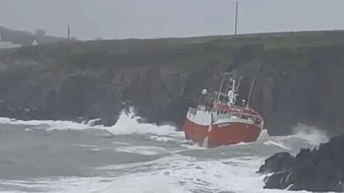 Operation under way to remove stricken trawler in Kerry