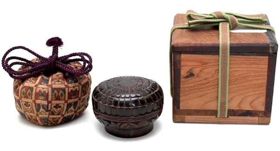 時代物 鎌倉彫香合 Amazon.co.jp: 漆芸「時代 鎌倉彫 菊 香合」 中国 中国古玩 唐物