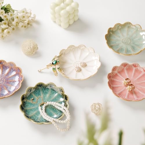 Image of Lotus Ring Holder Dish Small Indoor Ash Tray, Ceramic Dessert Plate Trinket Jewelry Holder Organizing Necklace Earrings for Parents Friends Sister, All Jewelries Are NOT Included. Grass Green.