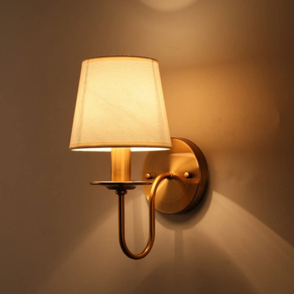 Lámpara de pared interior moderna Linterna de pared de tela simple E14 Luz montada en la pared de metal Luz de pared de una sola cabeza Dormitorio Sala de estar Apliques de pared del hotel Pantalla de