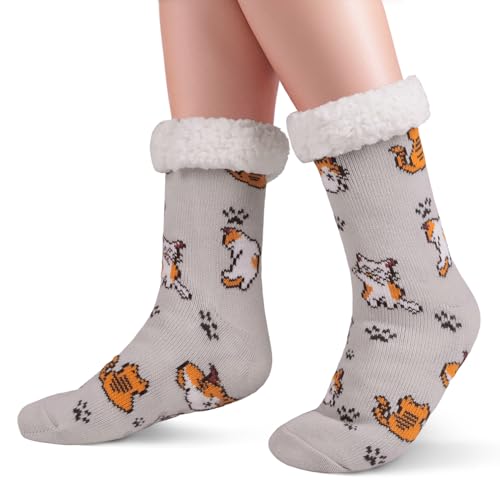 KFUBUO Womens Slipper Socks with Non Skid Bottoms Fleece-Lined Warm Fuzzy Socks2