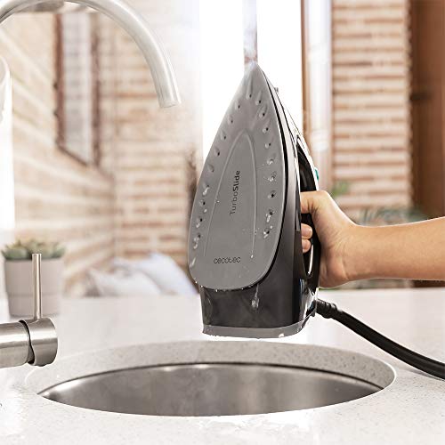 Cecotec-Centro-de-Planchado-FastFurious-8020-Force-2700-W-7-Bares-de-Presion-Suela-Ceramica-Ultradeslizante-Turbo-Slide-135-gmin-Vapor-continuo-y-380-gmin-Golpe-de-vapor-Sistema-de-seguridad Cecotec-Centro-de-Planchado-FastFurious-8020-Force-2700-W-7-Bares-de-Presion-Suela-Ceramica-Ultradeslizante-Turbo-Slide-135-gmin-Vapor-continuo-y-380-gmin-Golpe-de-vapor-Sistema-de-seguridad