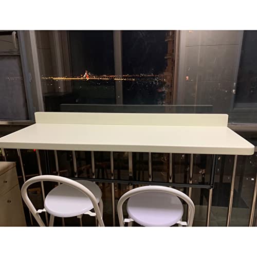 Mesa con barandilla para exterior que soluciona la falta de espacio 2