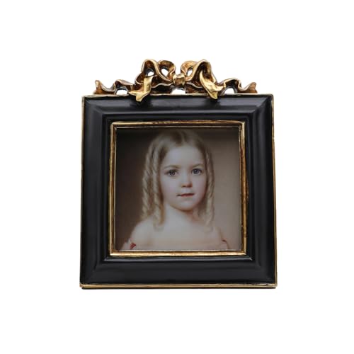 Cadre photo vintage carré pour habiller un petit espace mural vide avec élégance