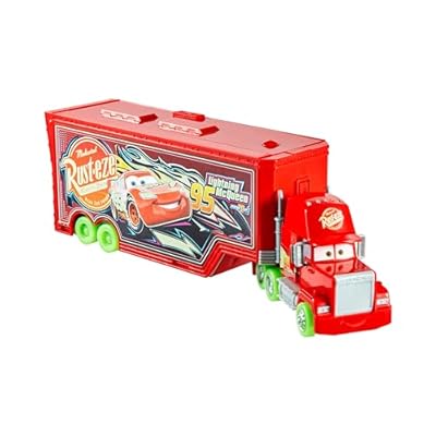 Mattel Disney Pixar Cars Glow Racers Camión de juguete Mack 2 en 1 Lanzador para pista para coches de juguete que brilla en la oscuridad, +3 años (HPX76) | Ya disponible en tu tienda friki favorita! En mundofriki.es!