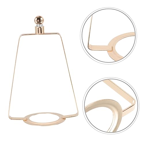 Soporte metálico para lámparas en proyectos de diseño de interiores 5